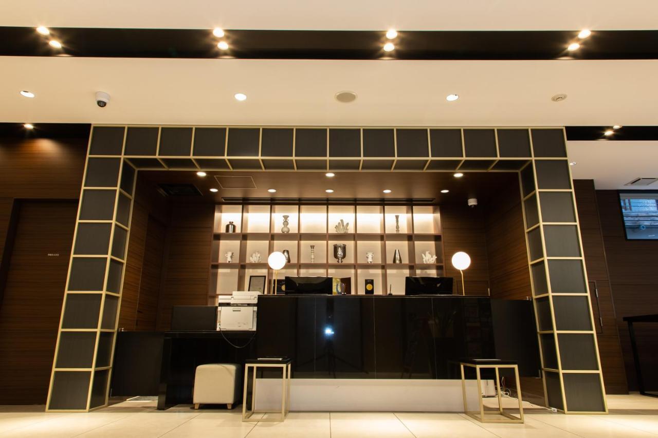 Quintessa Hotel Osaka Shinsaibashi Comic & Books Exteriör bild